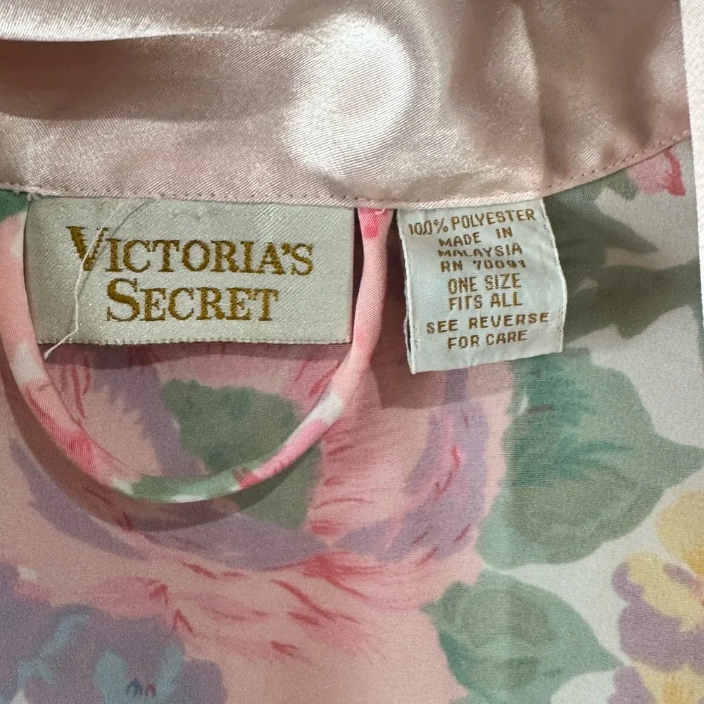 Victoria's Secret Pastel Floral Satin Robe - Picture 5 of 9
